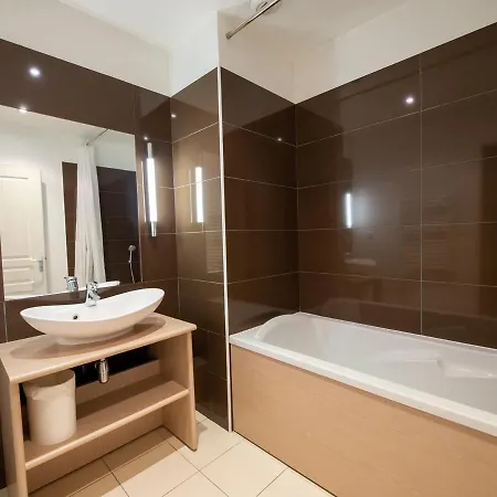 4 Pers Avec Terrasse, Piscine Et Animaux Admis - Fr-1-165b-46